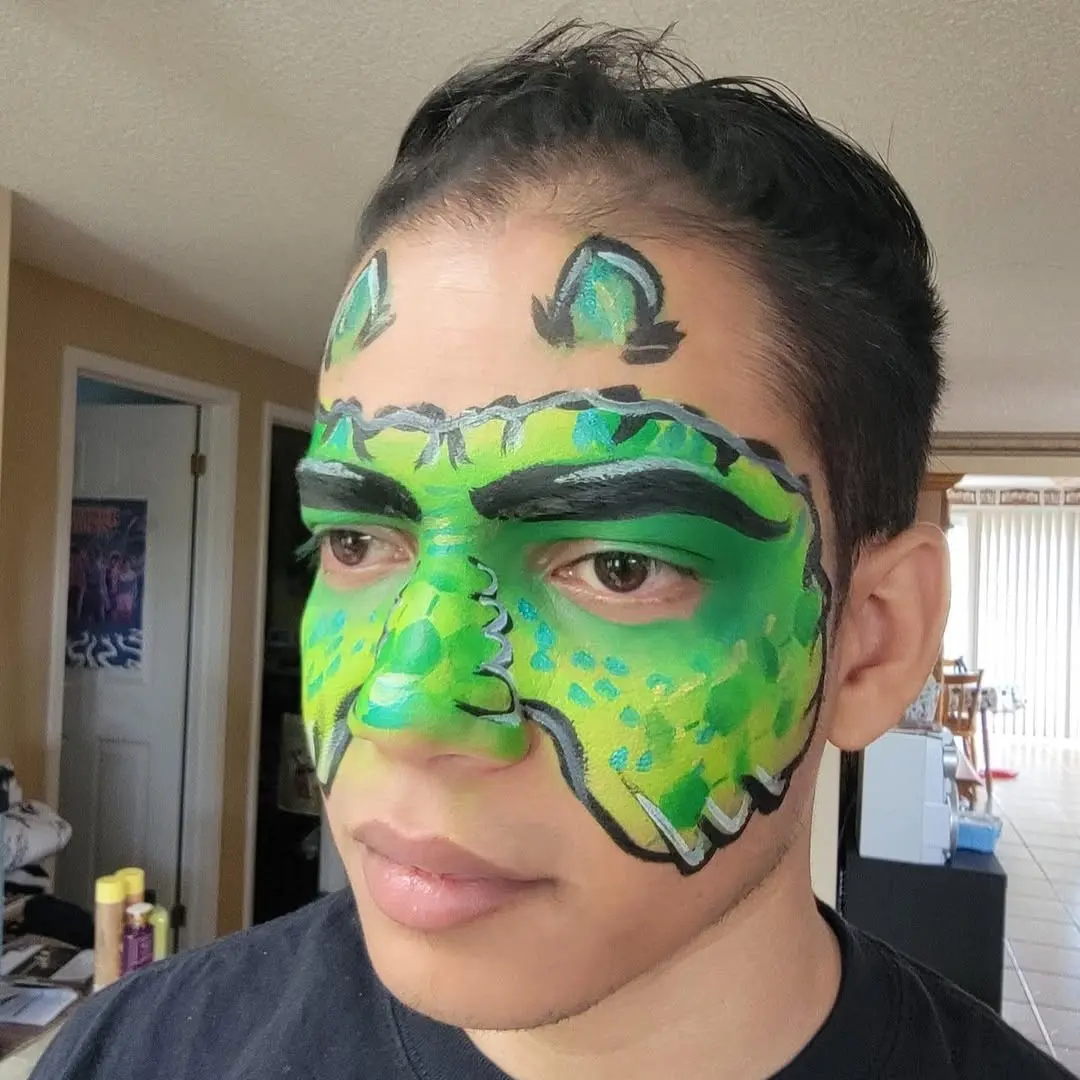 Face Painting Balloon Twisting